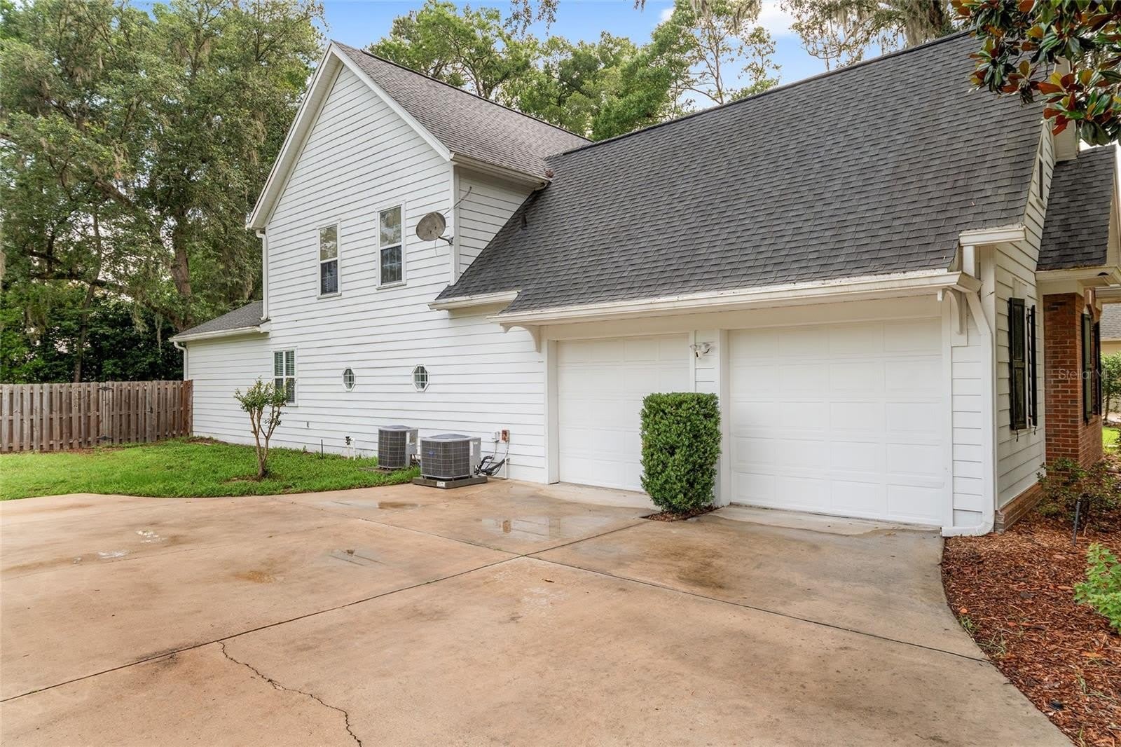 5512 Nw 51St Avenue – photo 2