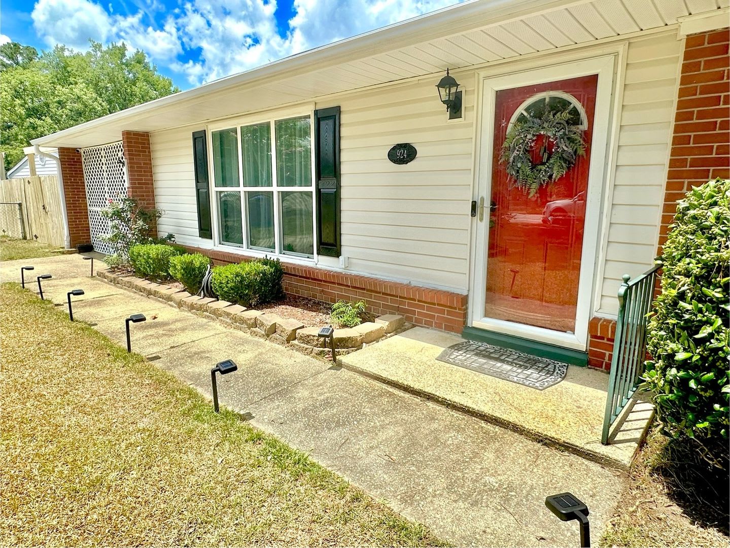 3Br Home Sunroom Detached Bonus Space – photo 2