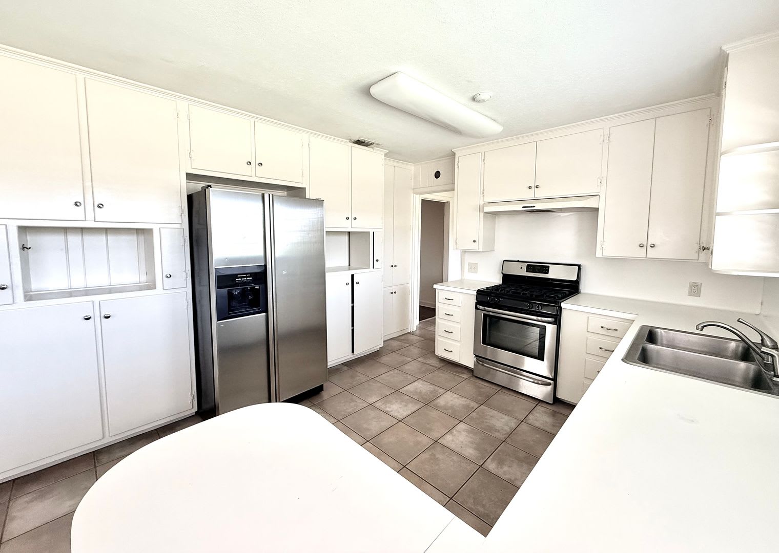 Spacious 3 bed 3 bath Home in Jefferson Place Subdivision – photo 5