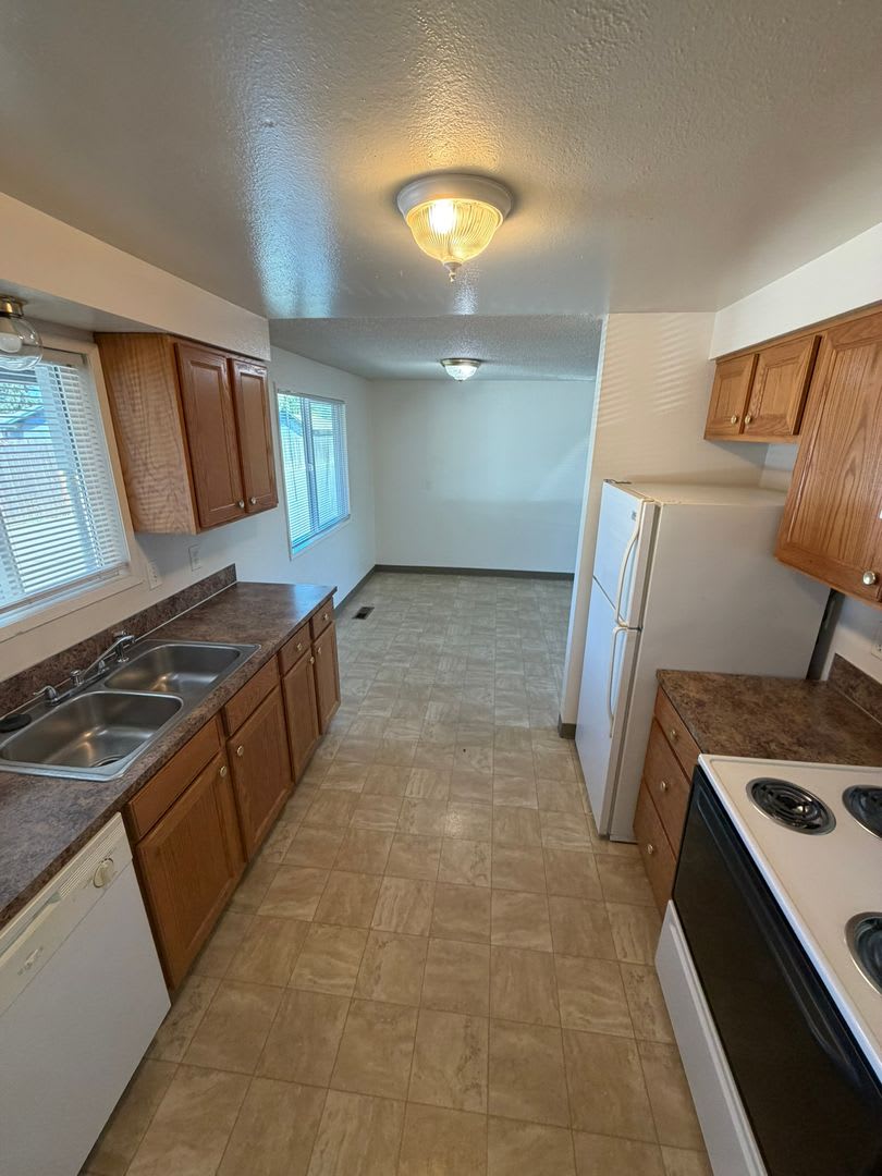 2523 Pine Ln SE – photo 1
