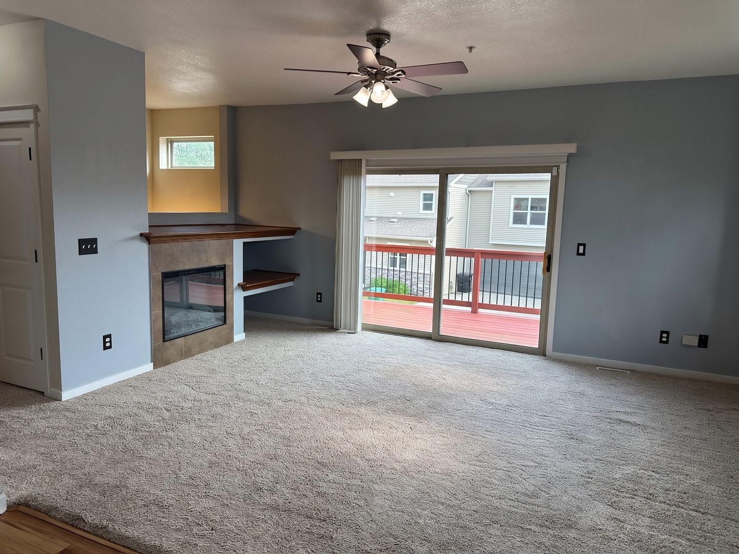 Large 3-Bedroom, 3.5-Bathroom Townhome – photo 3