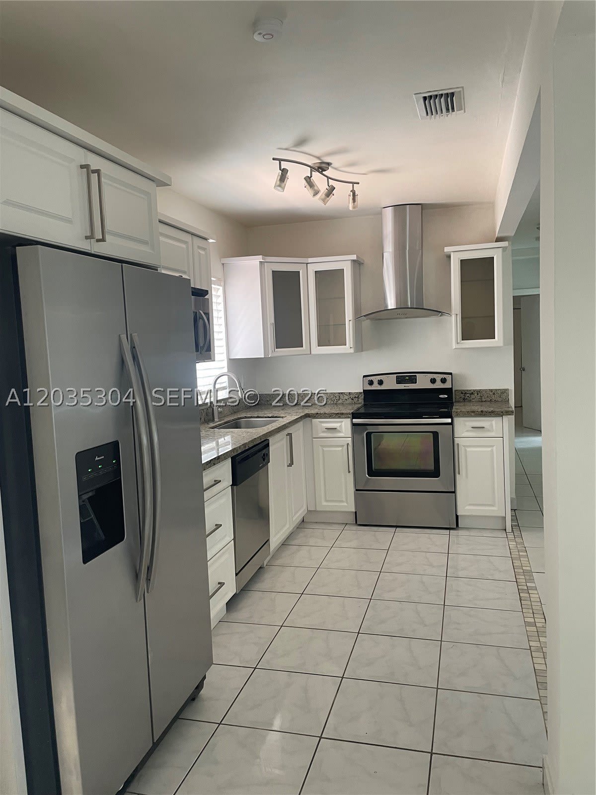 1435 NE 173rd St – photo 4