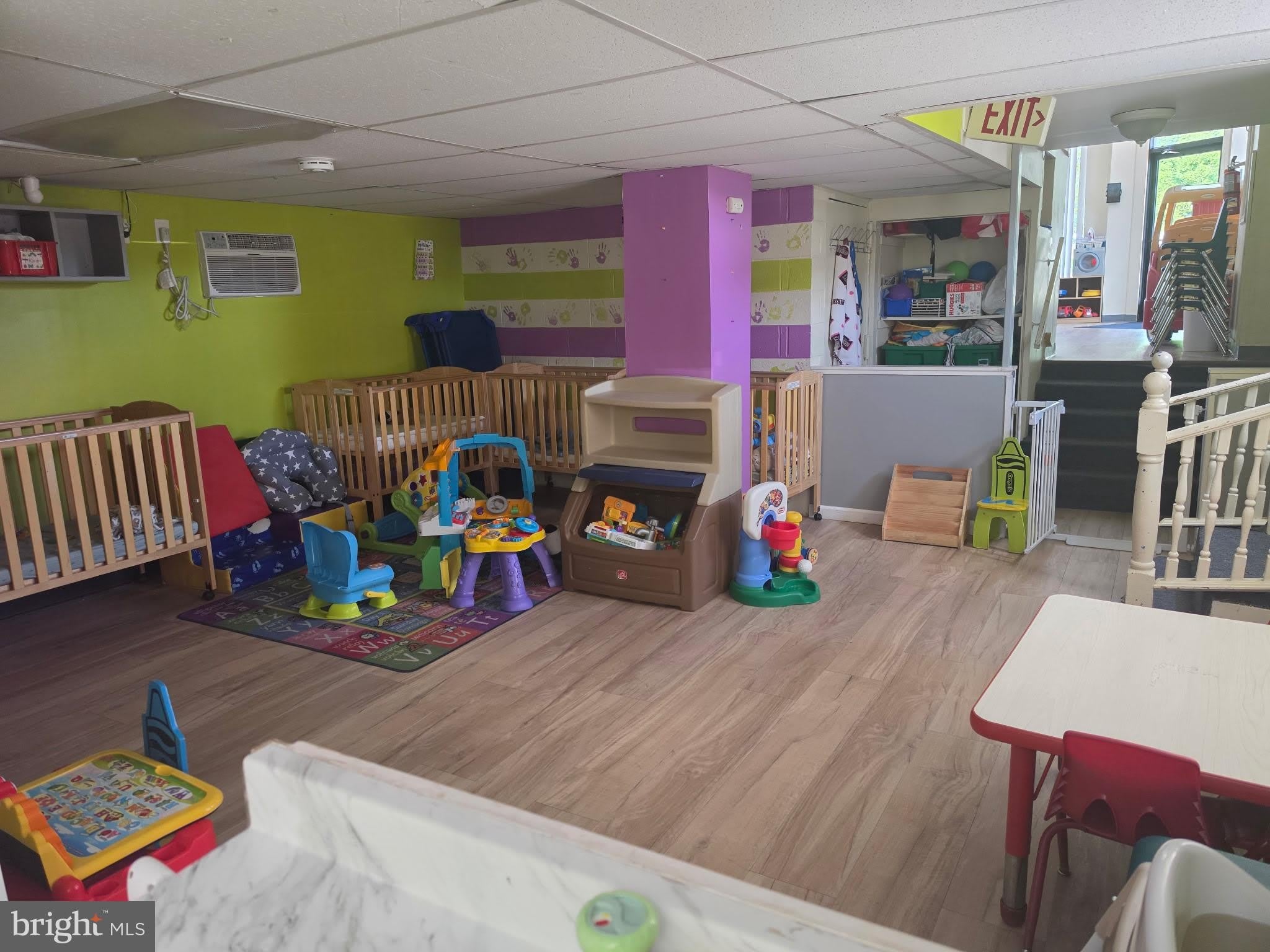 642 CLIFTON Avenue – photo 2