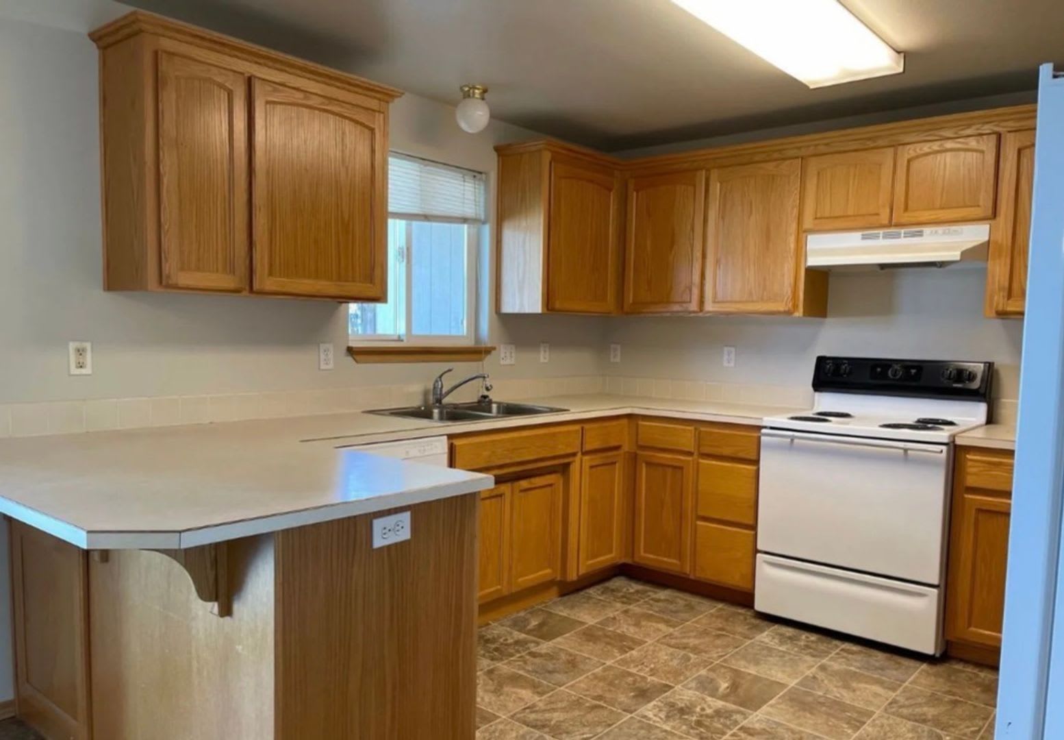 Beautiful Single Level 3/2 Charming NW Albany Duplex – photo 4