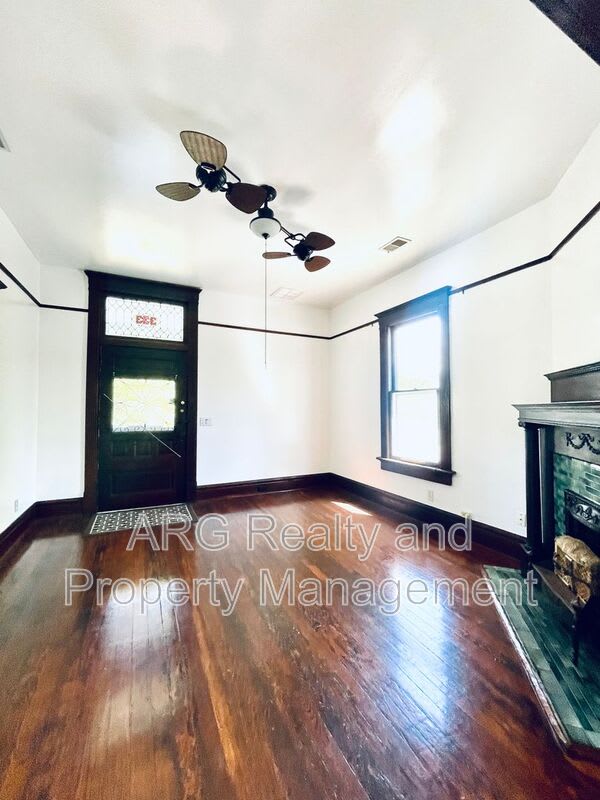 487 Boulevard Southeast – photo 5
