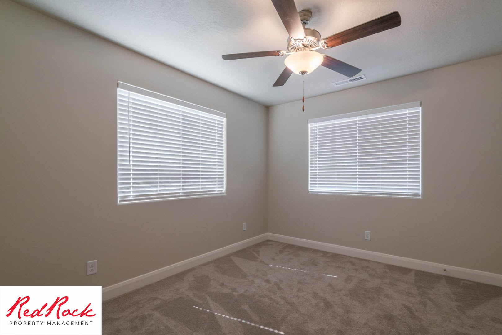 Big Space, Great Place! 4 Bedroom Townhome in Hurricane Heights – photo 4