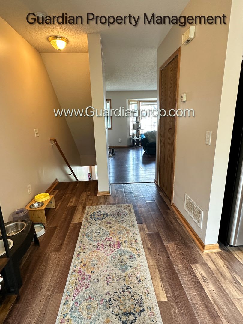 Prior Lake Town Home, 1 Car Garage, W/D, Walk out Patio, Dishwasher Available Sept – photo 2