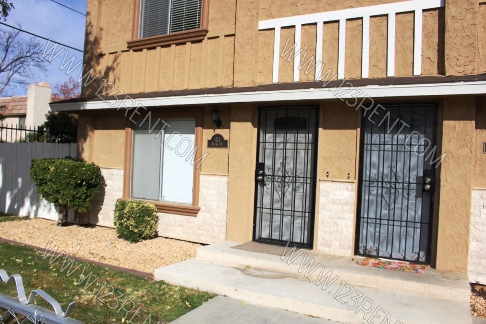 2BD/1.5BTH TOWNHOUSE WEST LANCASTER – photo 3