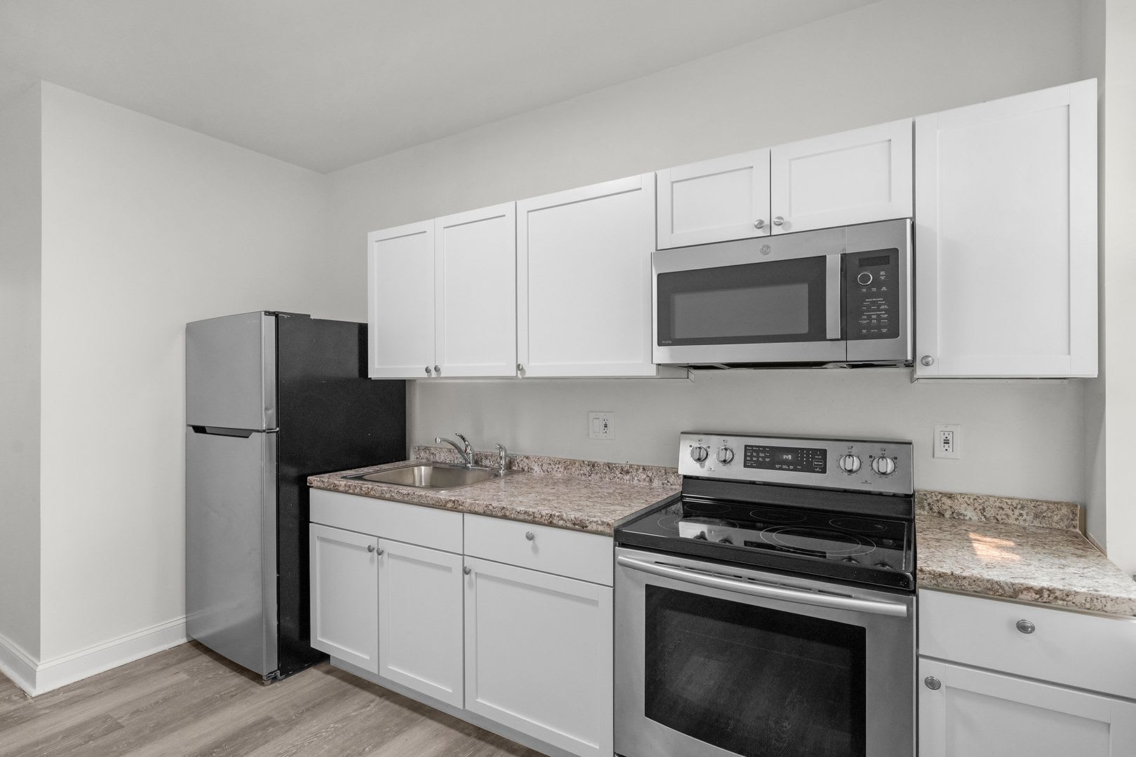 Gorgeous 4 Bedroom Is Penn North – photo 1