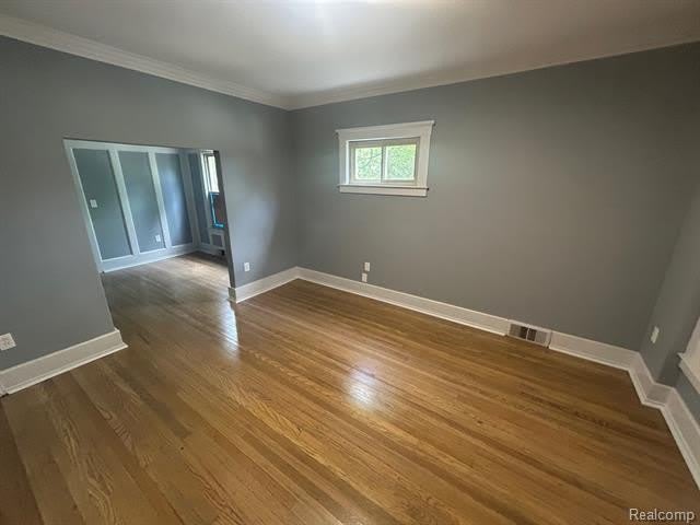 1926 Seward Street – photo 2
