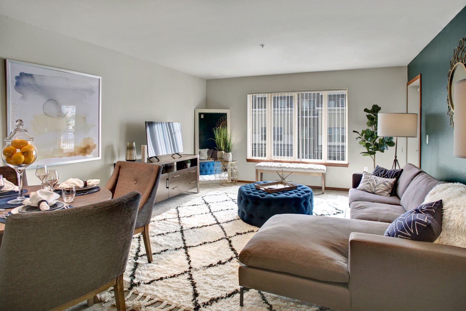 Echo Lake Apartments – photo 1