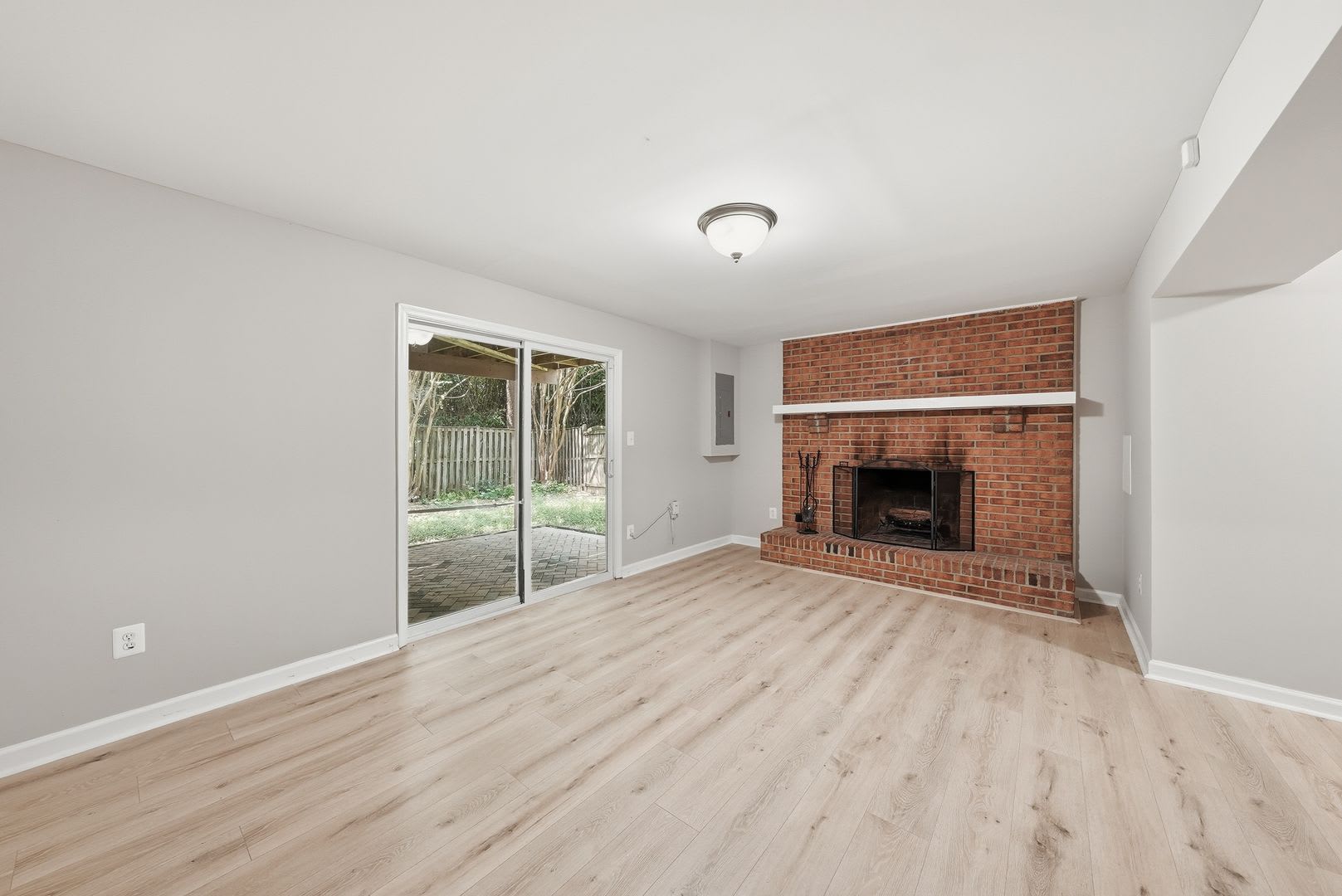 3Br 3 5Br Townhouse In Centreville – photo 4