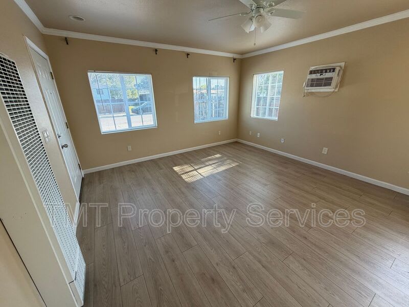 4200 35th St – photo 3