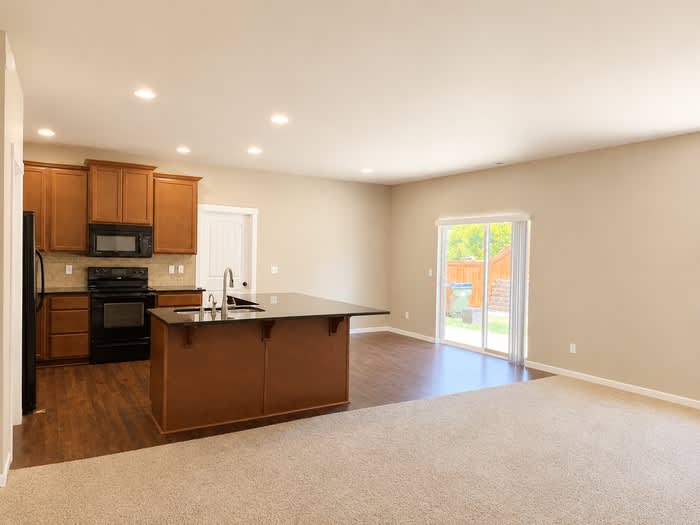 3918 Southlake Drive Southeast – photo 5