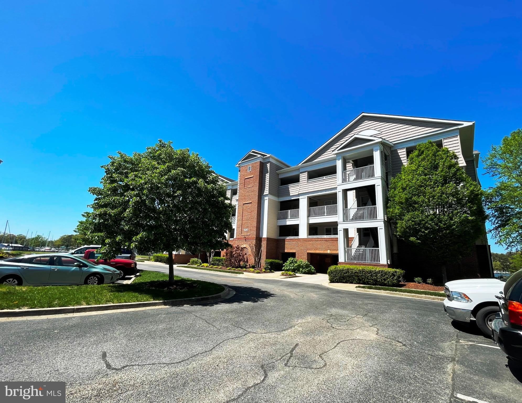 634 OYSTER BAY Place – photo 2
