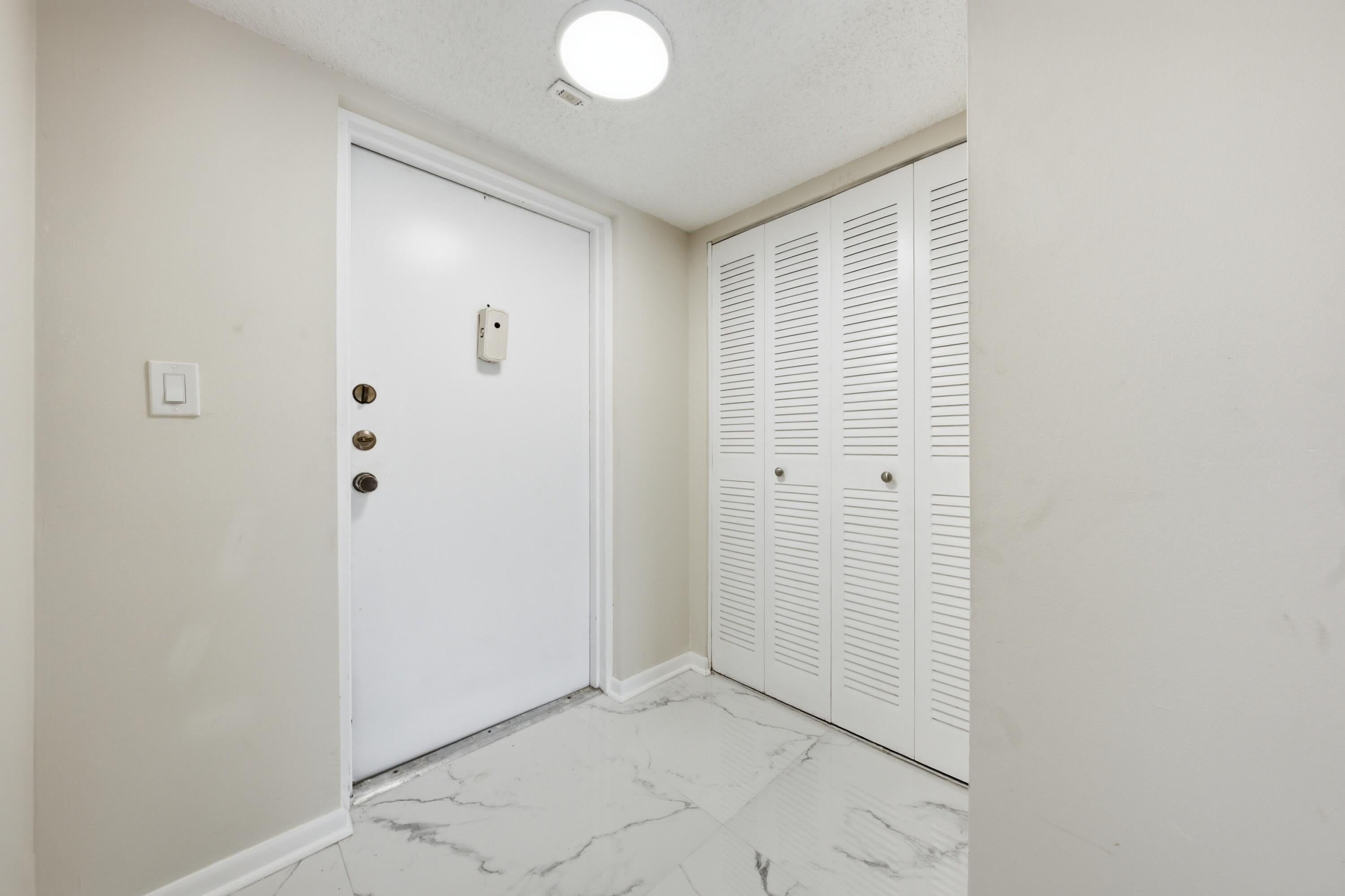 3000 Riverside Drive – photo 4
