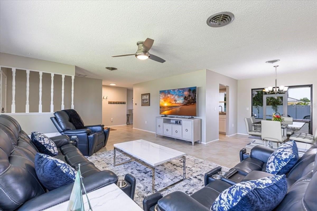 1234 PINEBROOK Way – photo 2