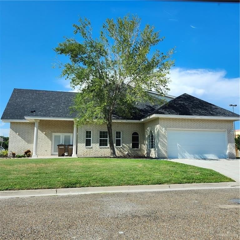 2914 Chateau Street – photo 1