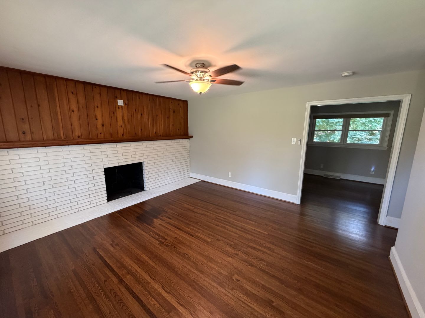 Beautiful Three Bedroom Home in Amity Gardens! – photo 3