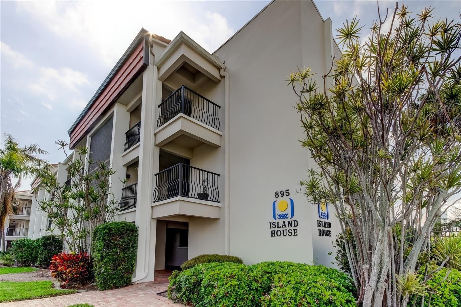 895 S Gulfview Boulevard – photo 1