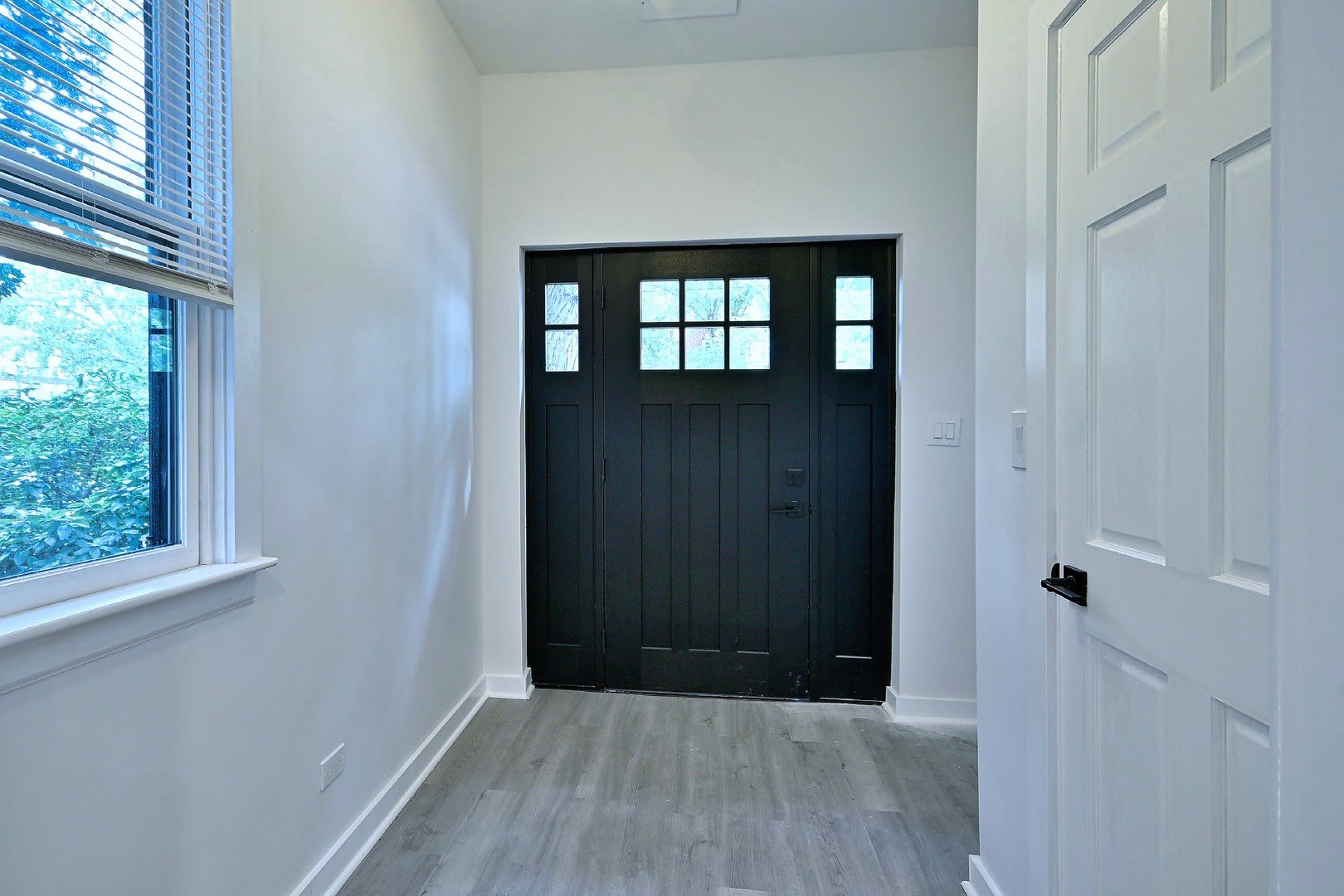 2932 N Lakewood Avenue – photo 4