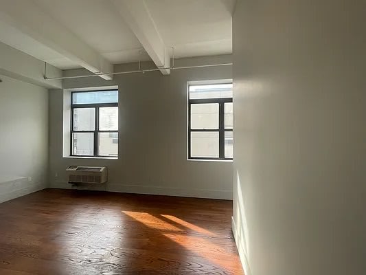 715 Clinton St – photo 2