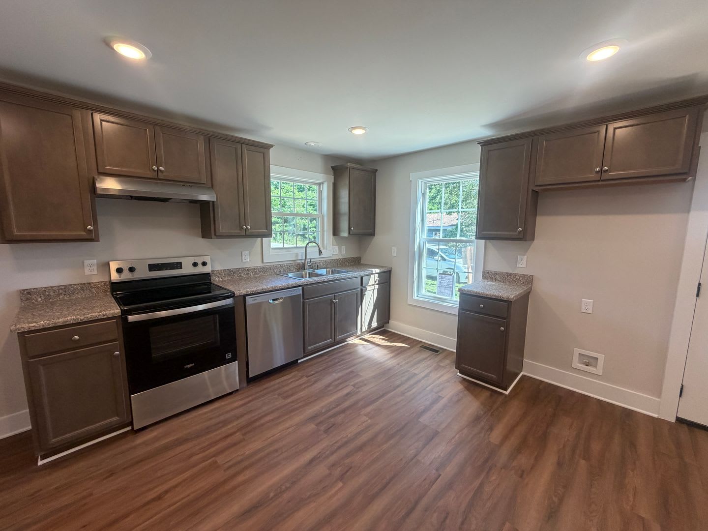 New Construction First Floor Duplex – photo 4