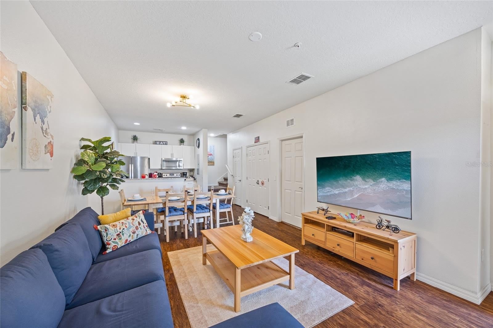 8945 SHINE Drive – photo 3