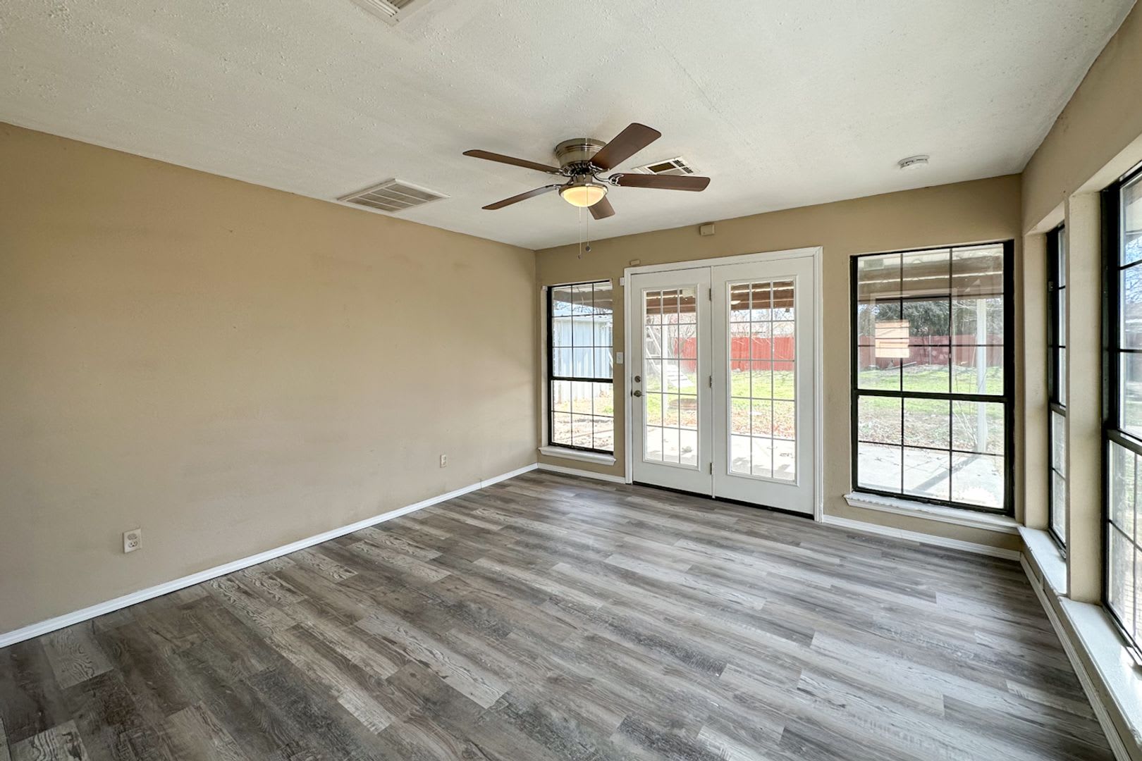 3 Bed 2 Bath in the Heart of Moore! – photo 2