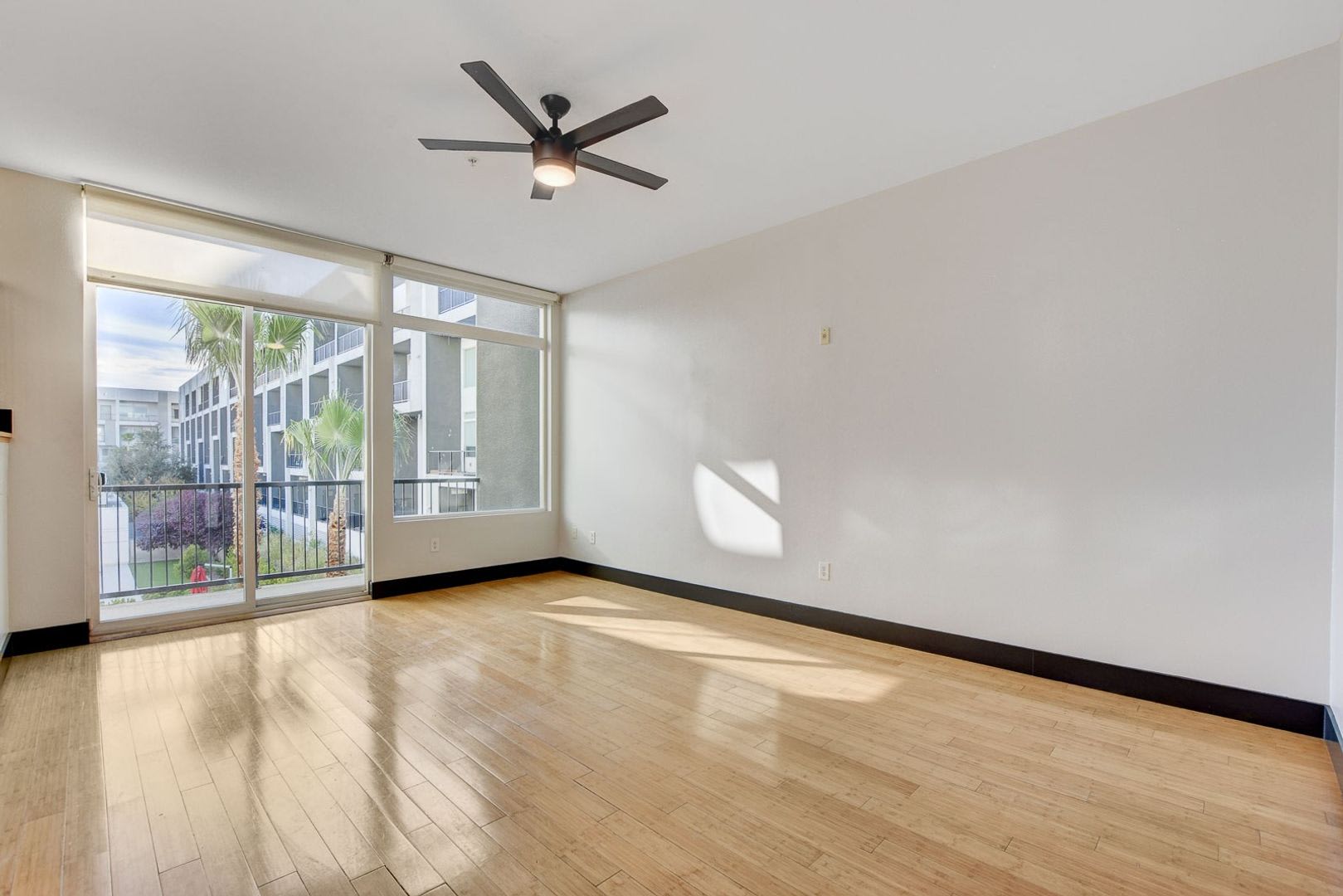 Loft 5 310 Stunning 1Bd 2 5Ba Two Level Loft Offers 1776Sf Of Expansive Spacing – photo 5