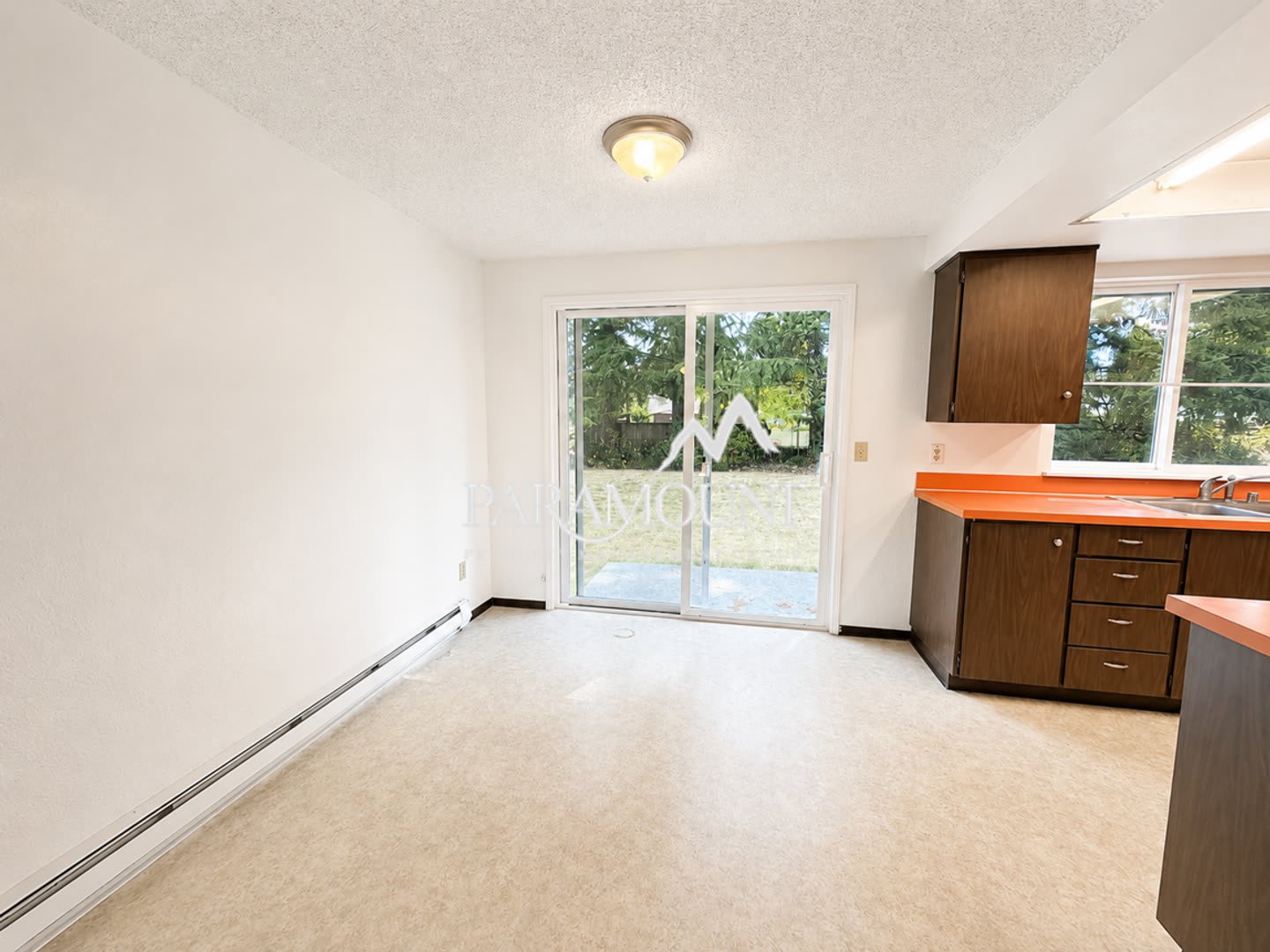 (Application Pending)Charming 2-Bedroom Duplex with Garage! – photo 5