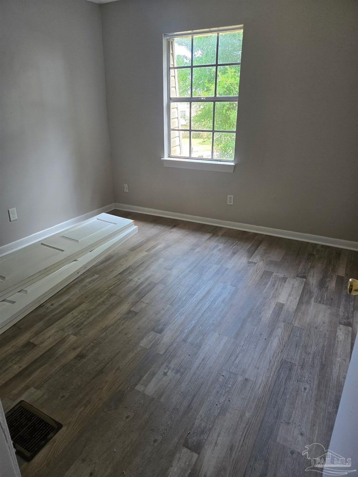 1200 Lake Dr – photo 3