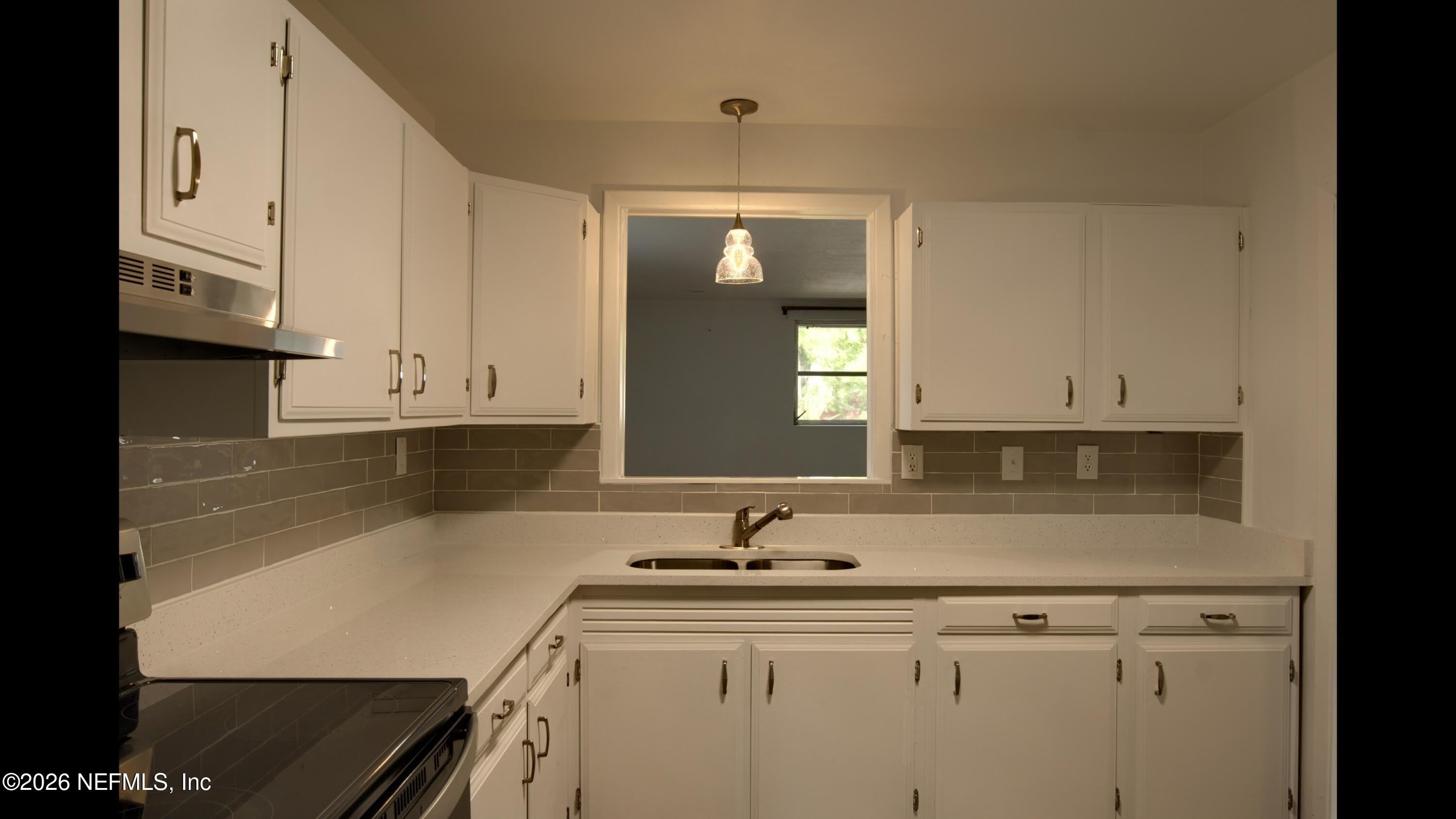 1370 LABELLE Street – photo 5