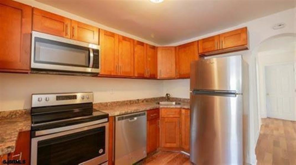 38 N IOWA Ave – photo 3