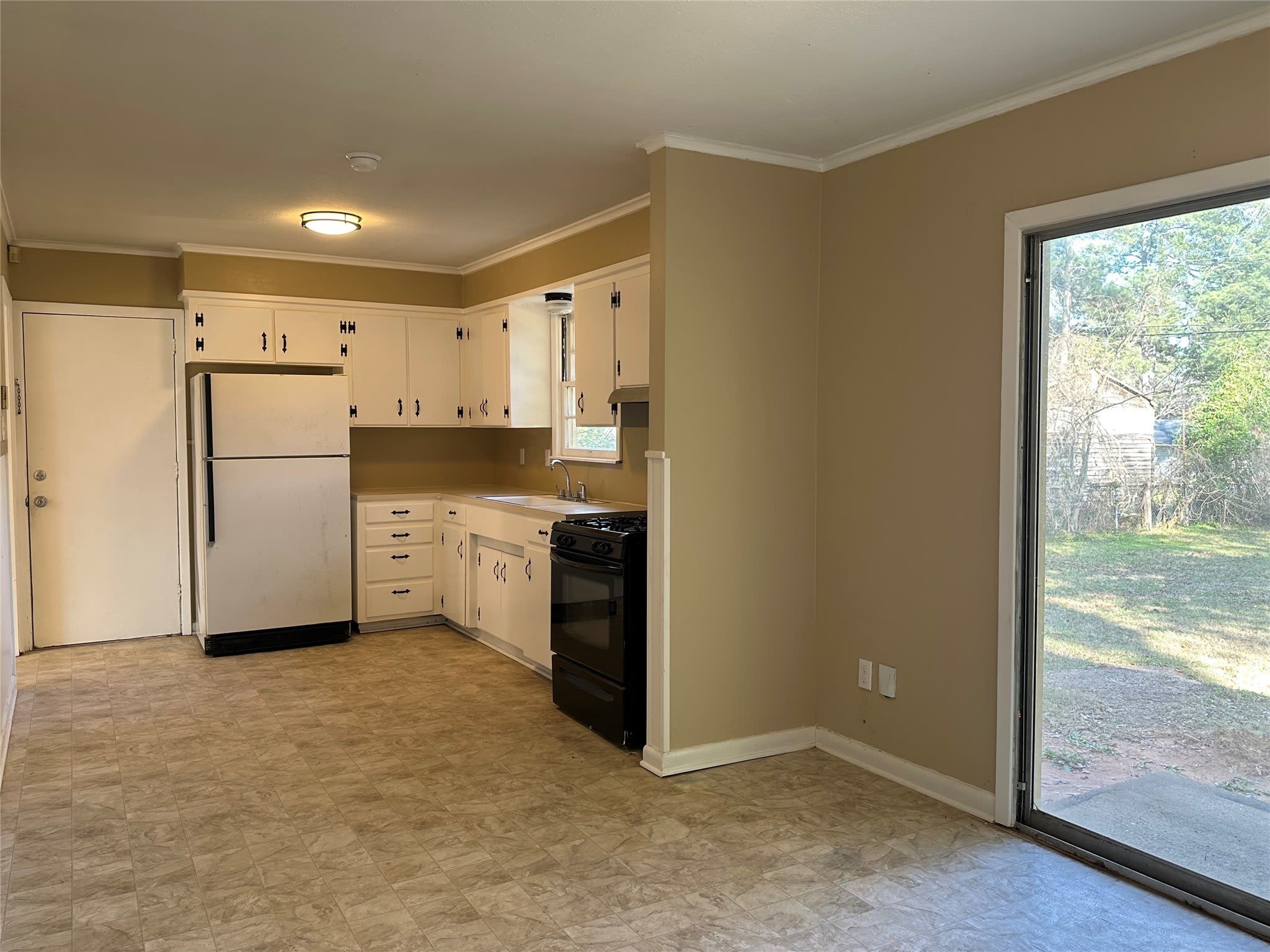9113 Laurie Lane – photo 4