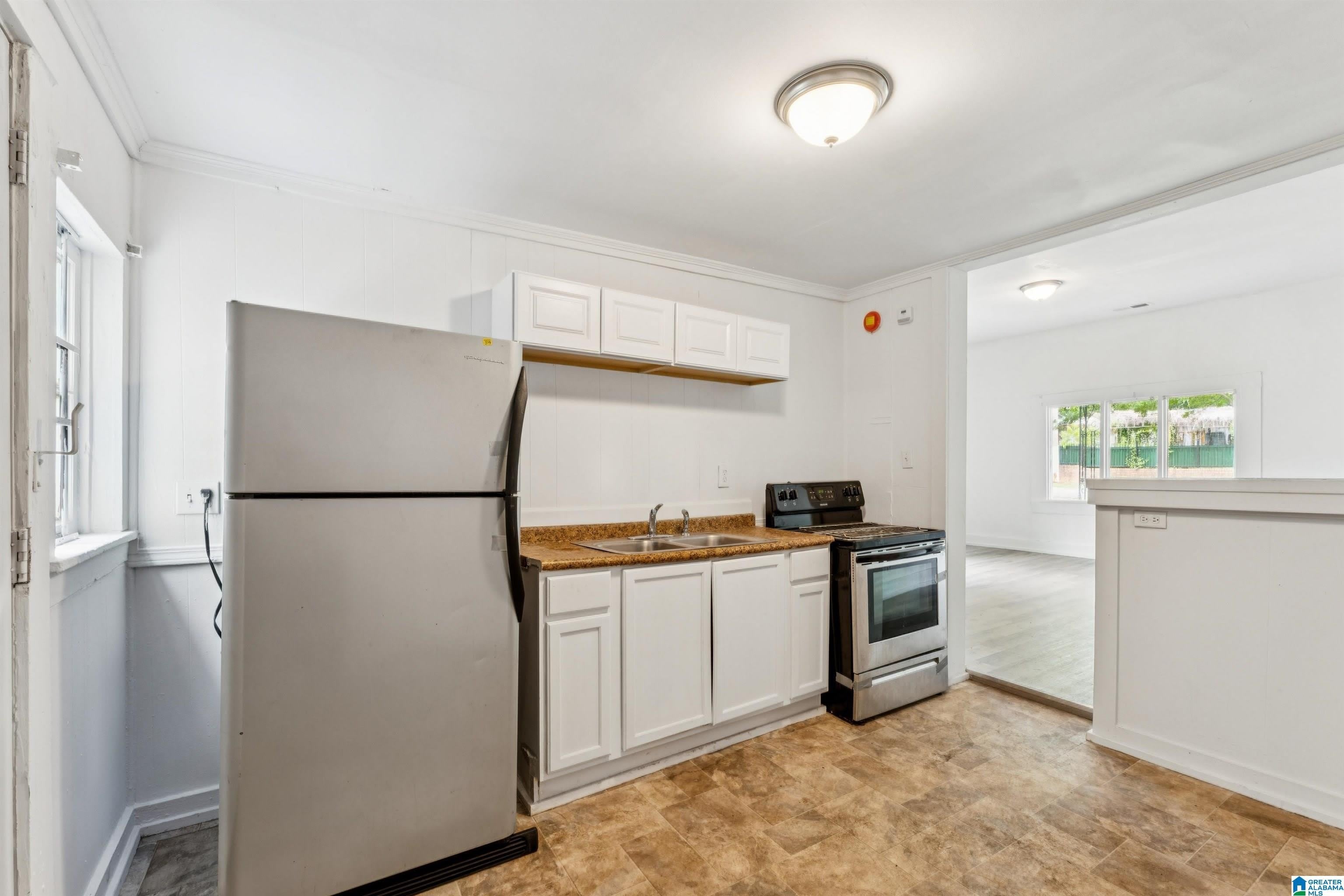 4405 12TH AVENUE – photo 5