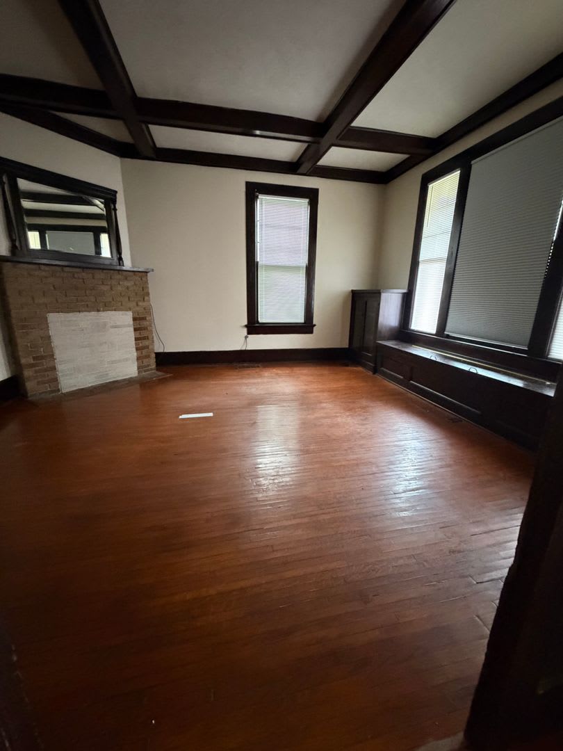 Historic 4-5 Bedroom Home – photo 4