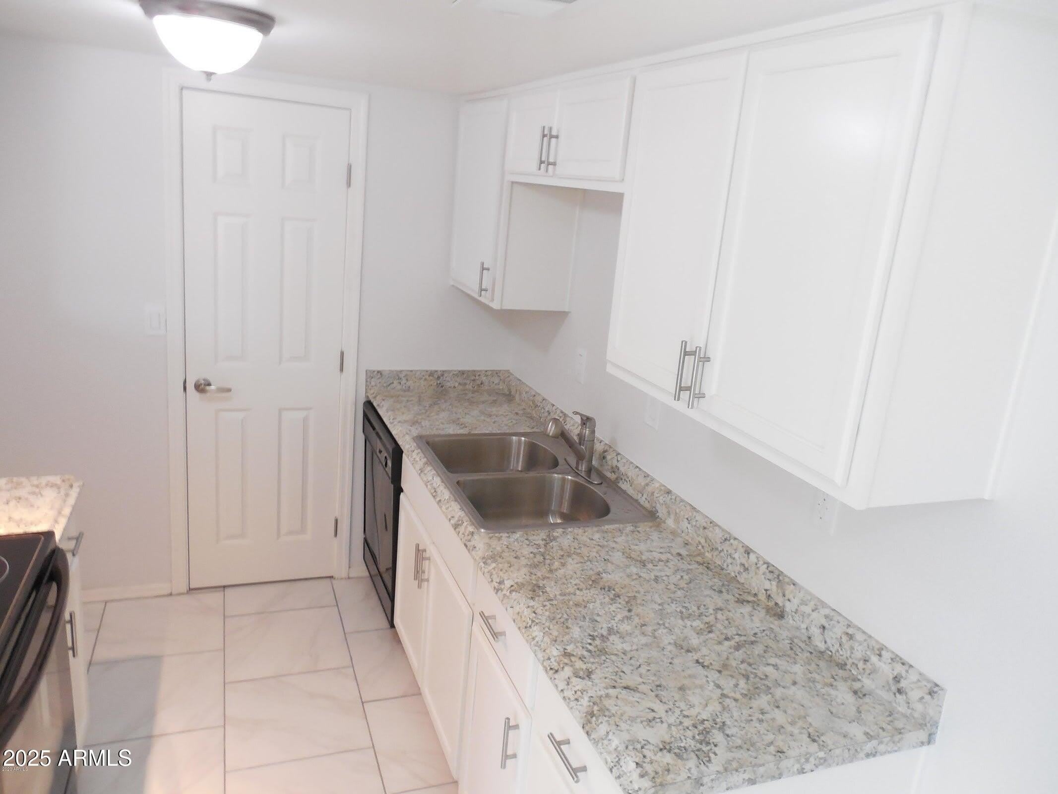 4712 E Broadway Road – photo 4
