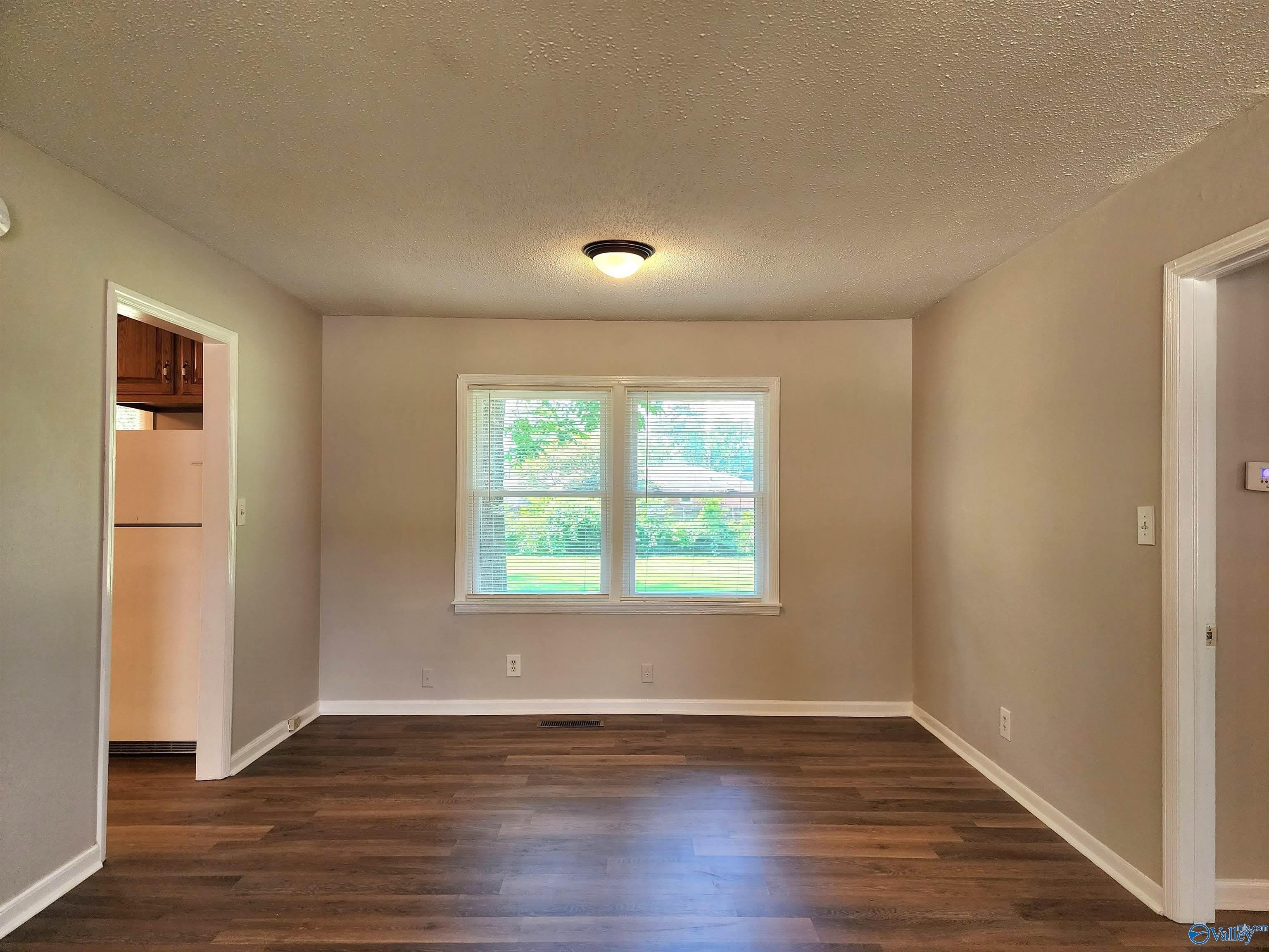 227 Drake Avenue – photo 4