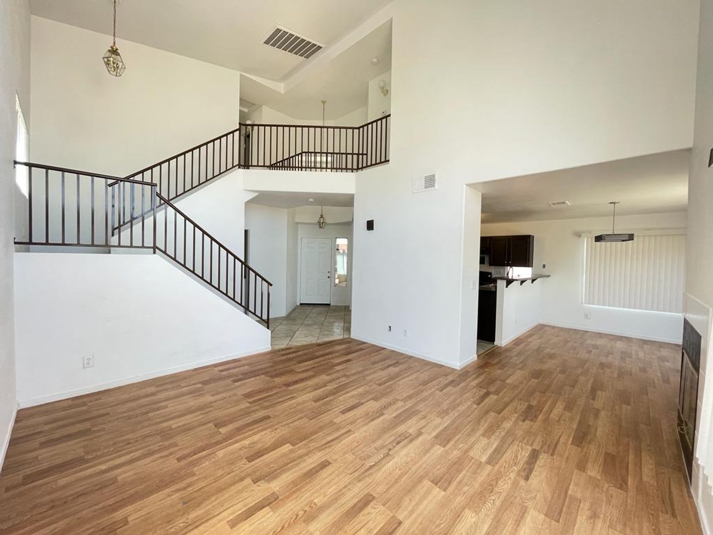 Beautiful 3 bed 2.5 bathroom home – photo 3