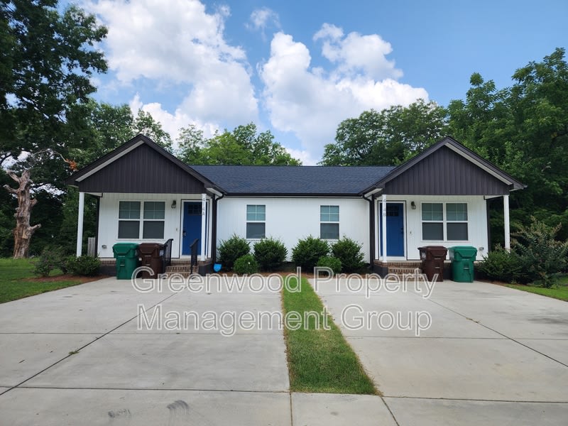414 Whiteoak Street – photo 1