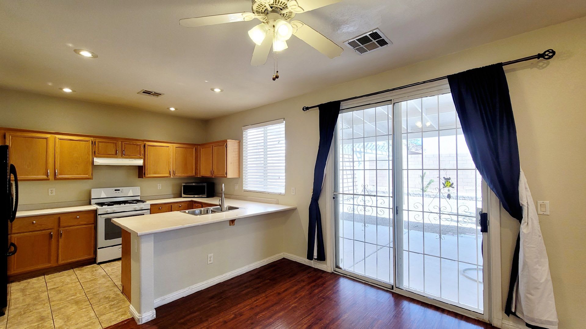 8344 Golden Cypress Ave 3 Bedrooms 2 5 Bathrooms 1957 Sqft – photo 5
