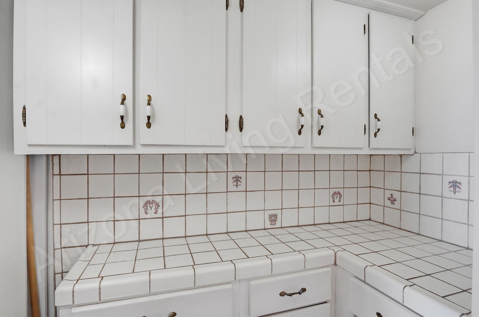 DOWNTOWN LAKEVIEW CONDO – photo 5