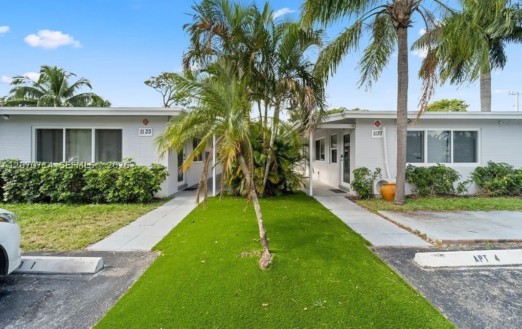 1133 NE 17th Ave – photo 1