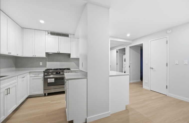 162 E 66th St – photo 4
