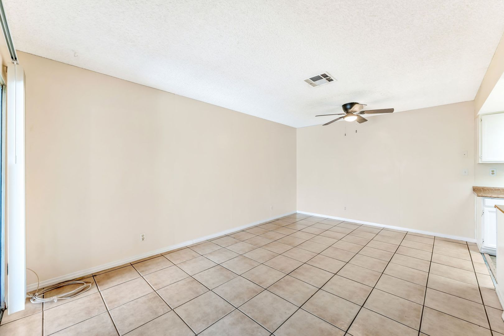 Spacious One-Bedroom Condo for Rent! – photo 5