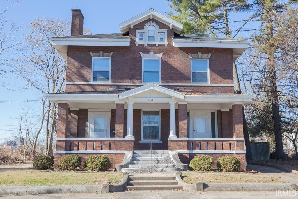1119 Se Riverside Drive – photo 1