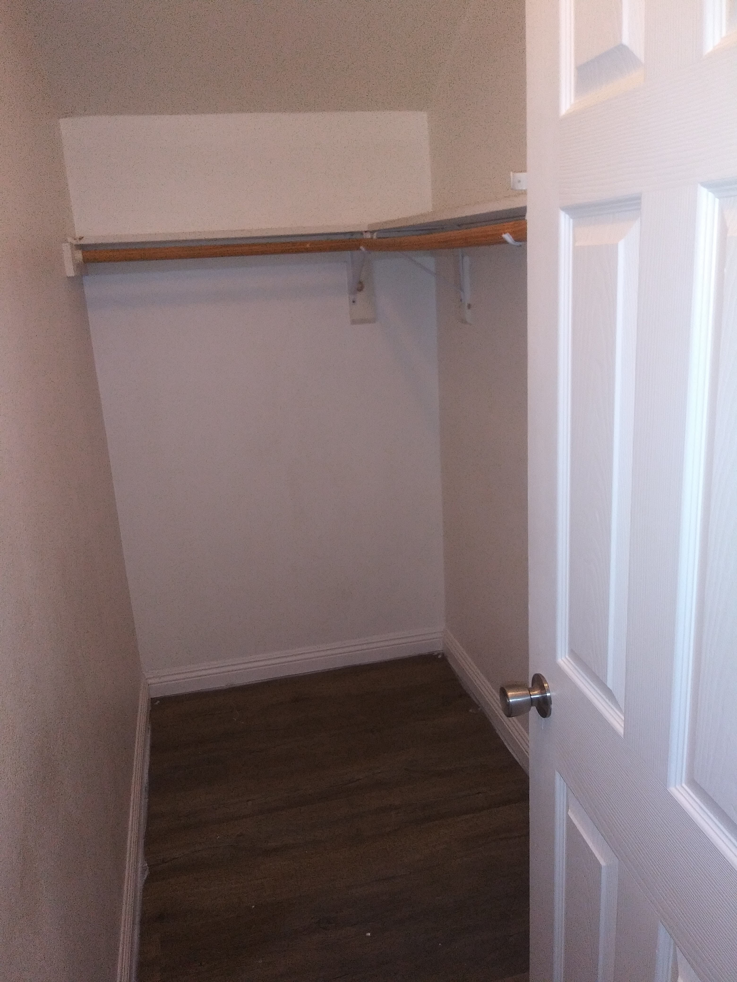 5935 1 2 Makee Avenue – photo 2