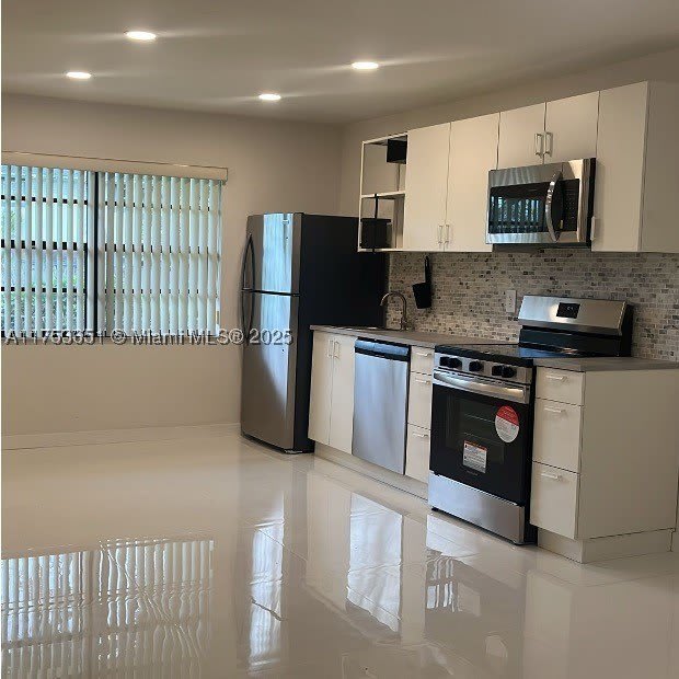 2307 Taylor St – photo 3