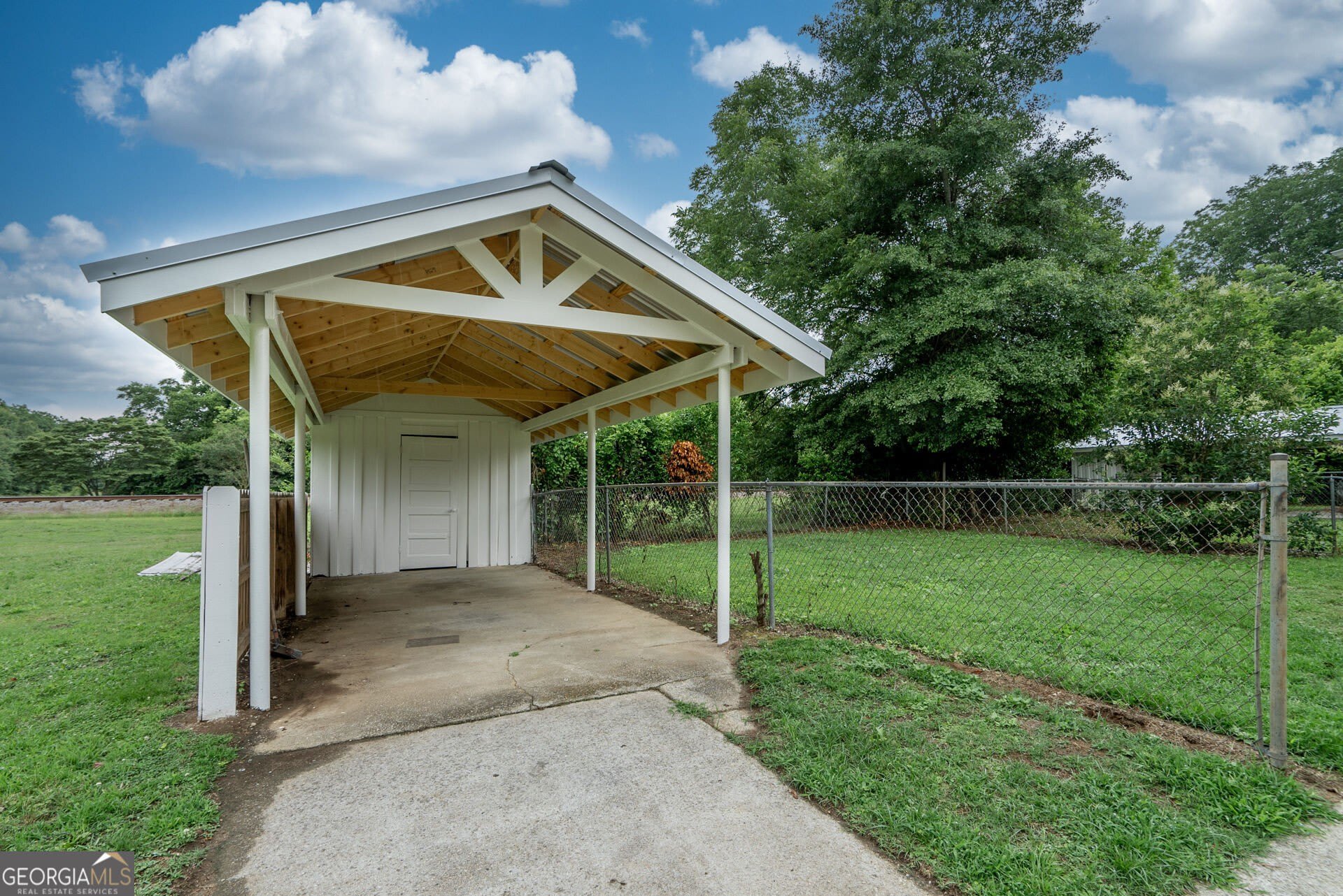 175 E Main Street – photo 4